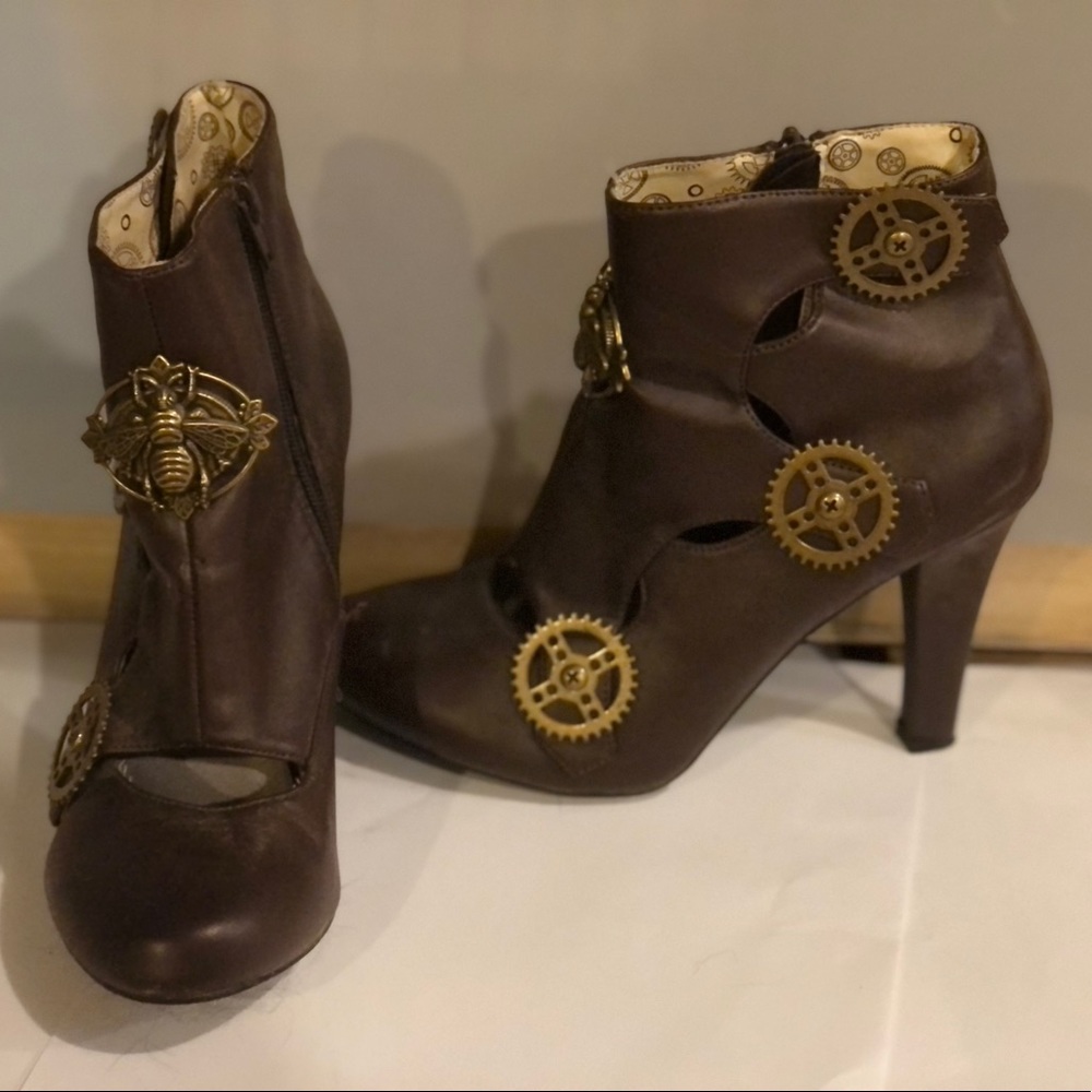 Brown Steampunk inspired heeled Booties Size 7.5